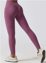 Load image into Gallery viewer, Cinched Glute Legging
